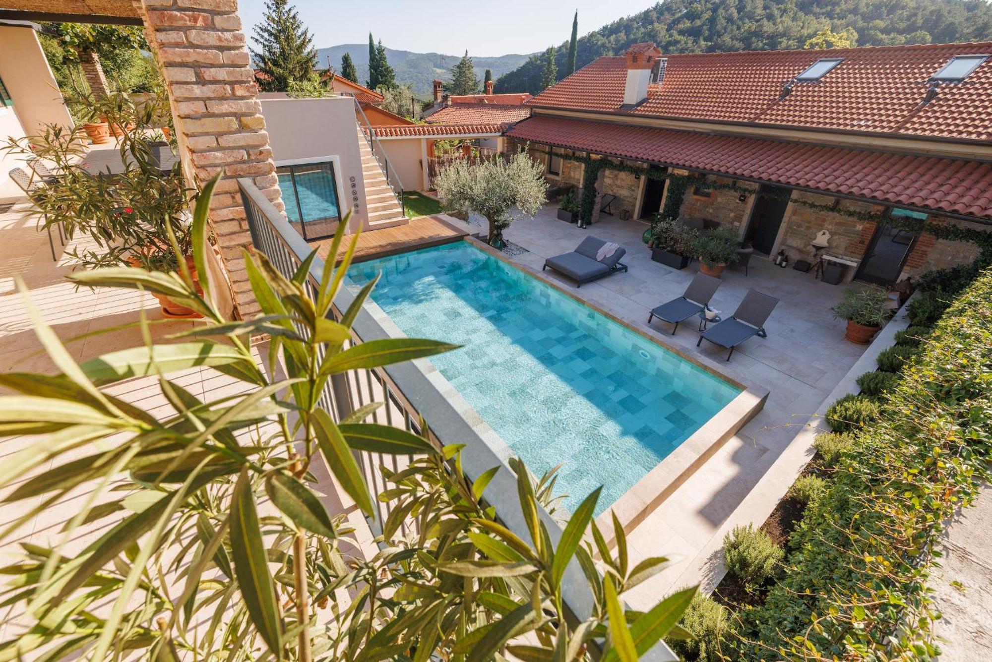 Vila Robida & Spa Crni Kal Екстер'єр фото