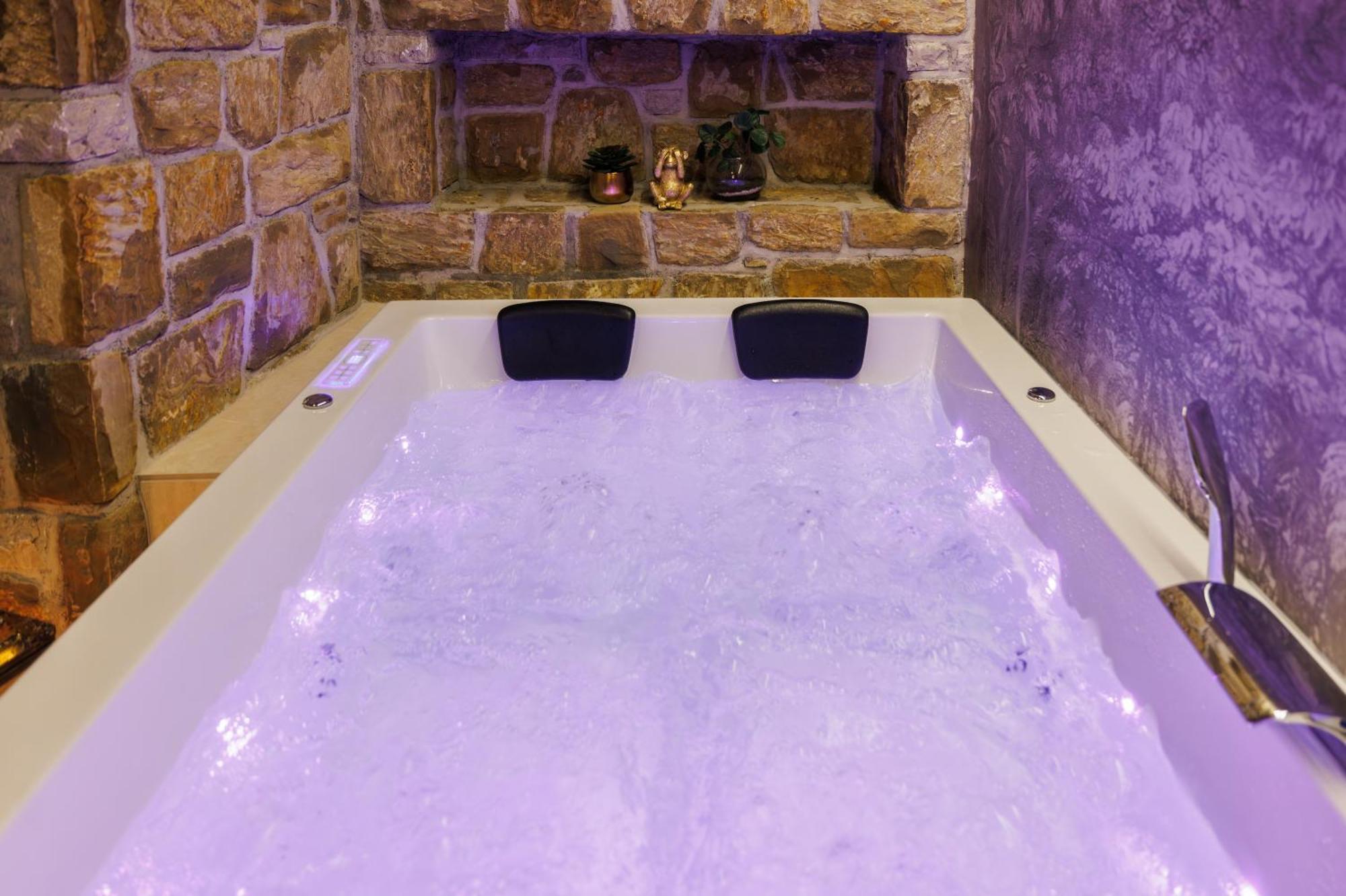 Vila Robida & Spa Crni Kal Екстер'єр фото